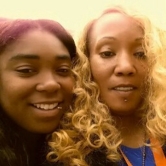 Meet your Posher, Shelly - Picture 1 of 1